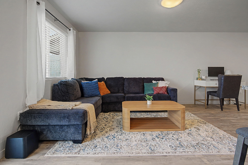 2350 Glen Canyon Ave #B - Photo 3 of 20
