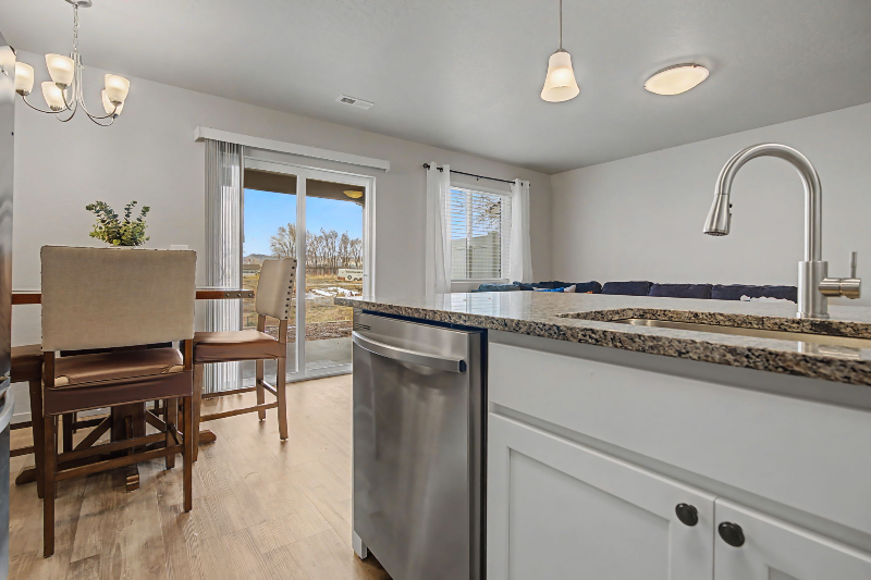 2350 Glen Canyon Ave #B - Photo 6 of 20