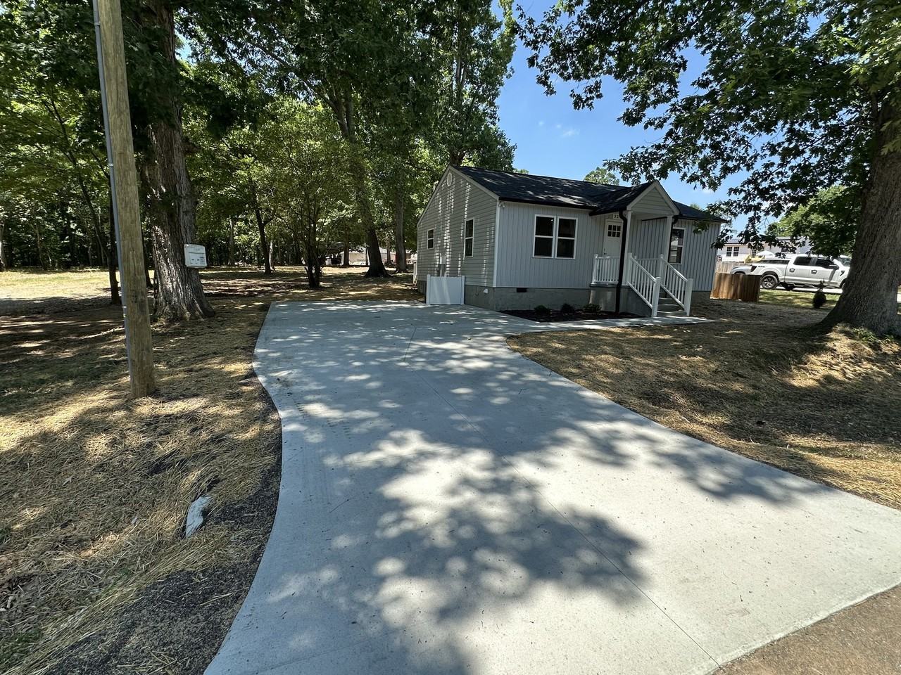 329 Tate Ave - Photo 2 of 12