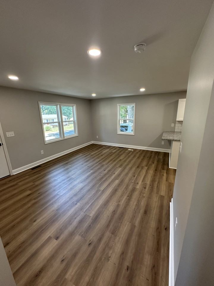 329 Tate Ave - Photo 7 of 12