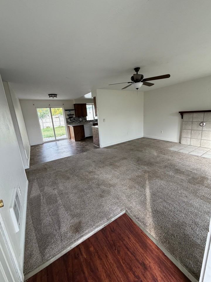 1578 Onyx Dr - Photo 3 of 19