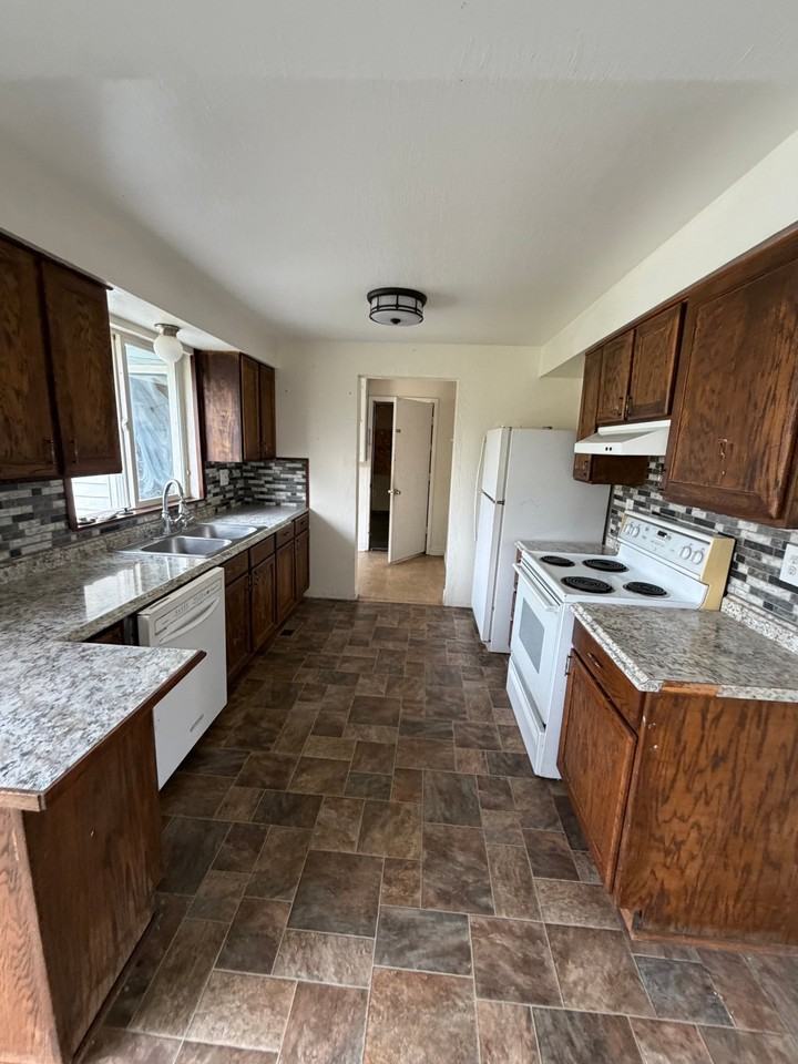 1578 Onyx Dr - Photo 6 of 19