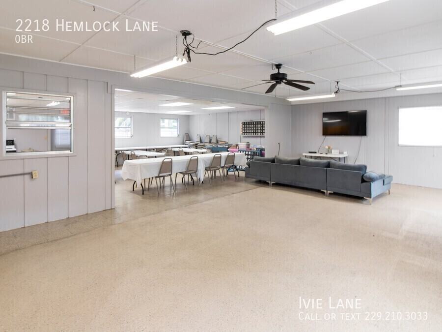 2218 Hemlock Ln - Photo 6 of 22