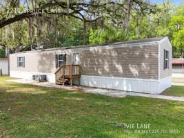 featured image of 2211 Spruce Ln
