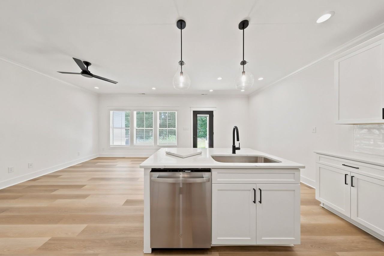 149 Luke Ct - Photo 7 of 40