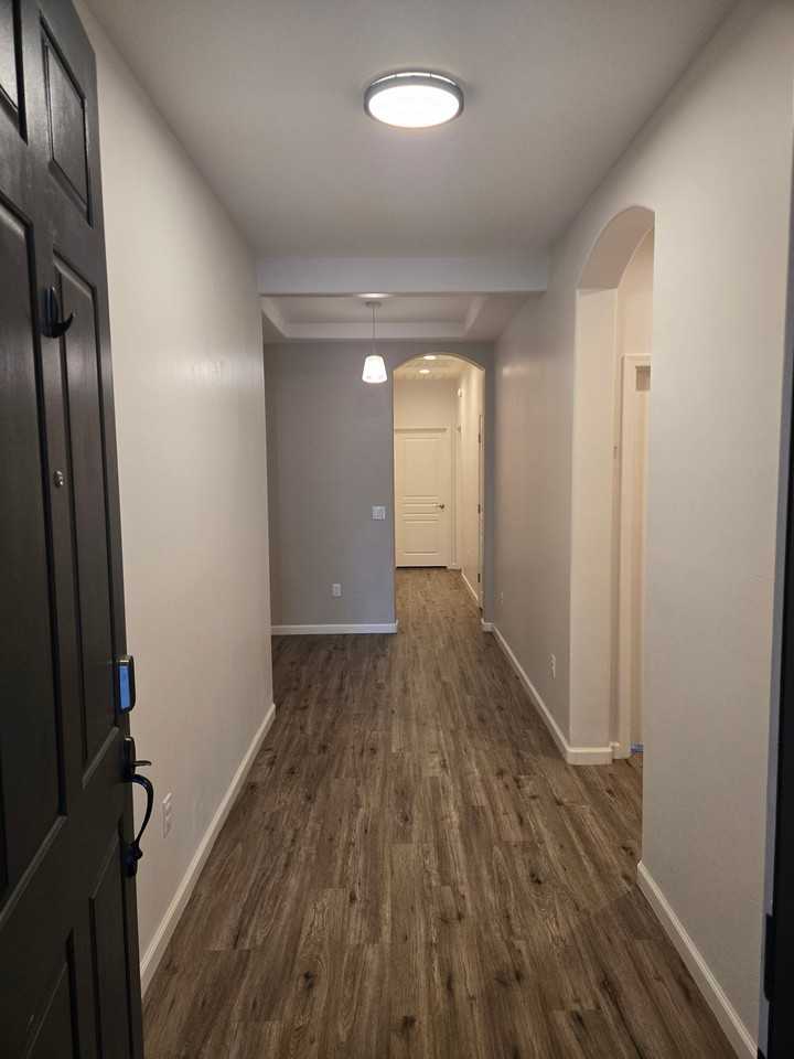 579 W Camino Sorpresa - Photo 3 of 17