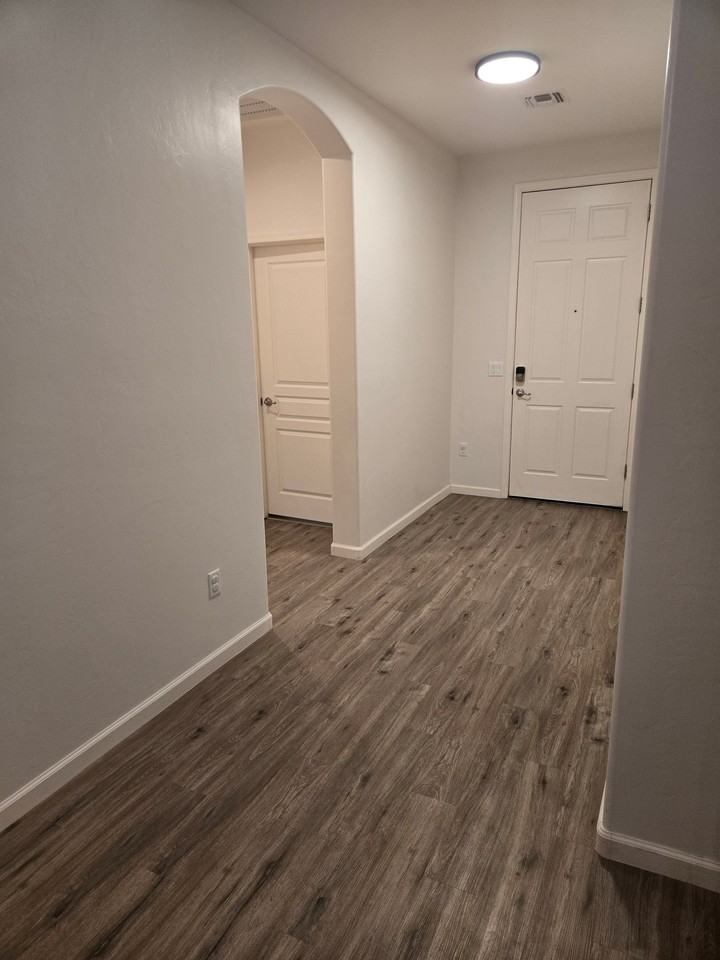 579 W Camino Sorpresa - Photo 4 of 17