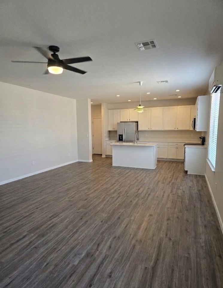 579 W Camino Sorpresa - Photo 6 of 17