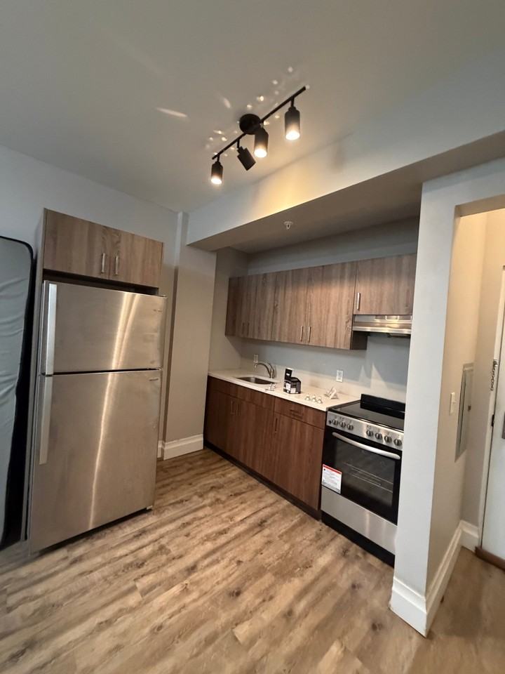 106 N Grove St #202