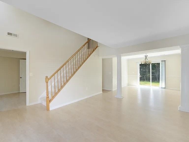 6119 Oaklawn Ln - Photo 3 of 19