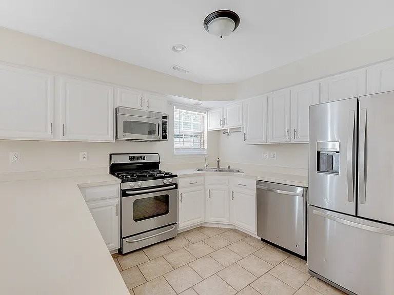 6119 Oaklawn Ln - Photo 5 of 19
