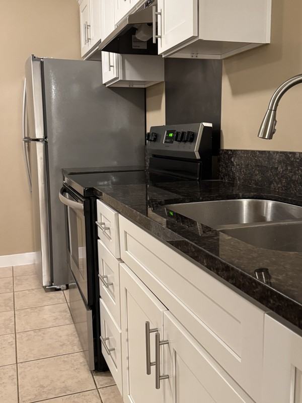 1605 W Frankie Cir #2 - Photo 3 of 29