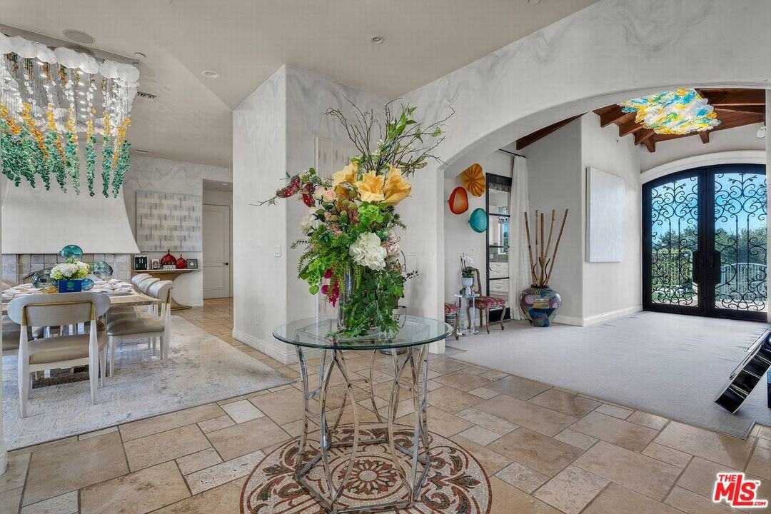 3110 Benedict Canyon Dr #1 - Photo 5 of 50
