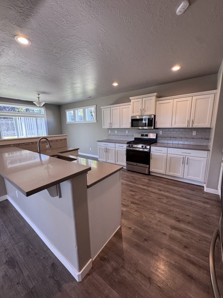 9543 Goldenpond Ct #1 - Photo 7 of 21