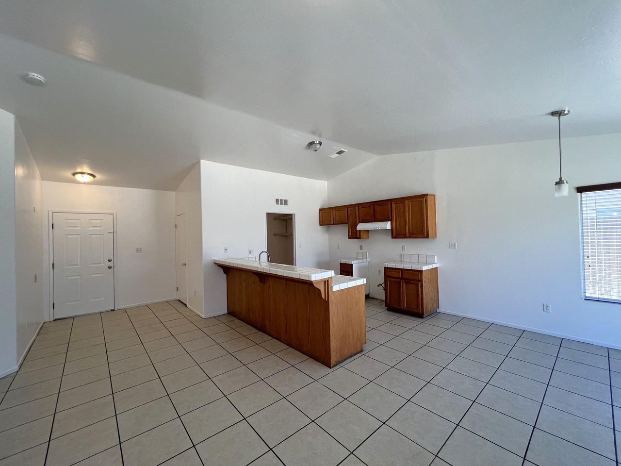 1408 Interlaken Dr #1 - Photo 5 of 17