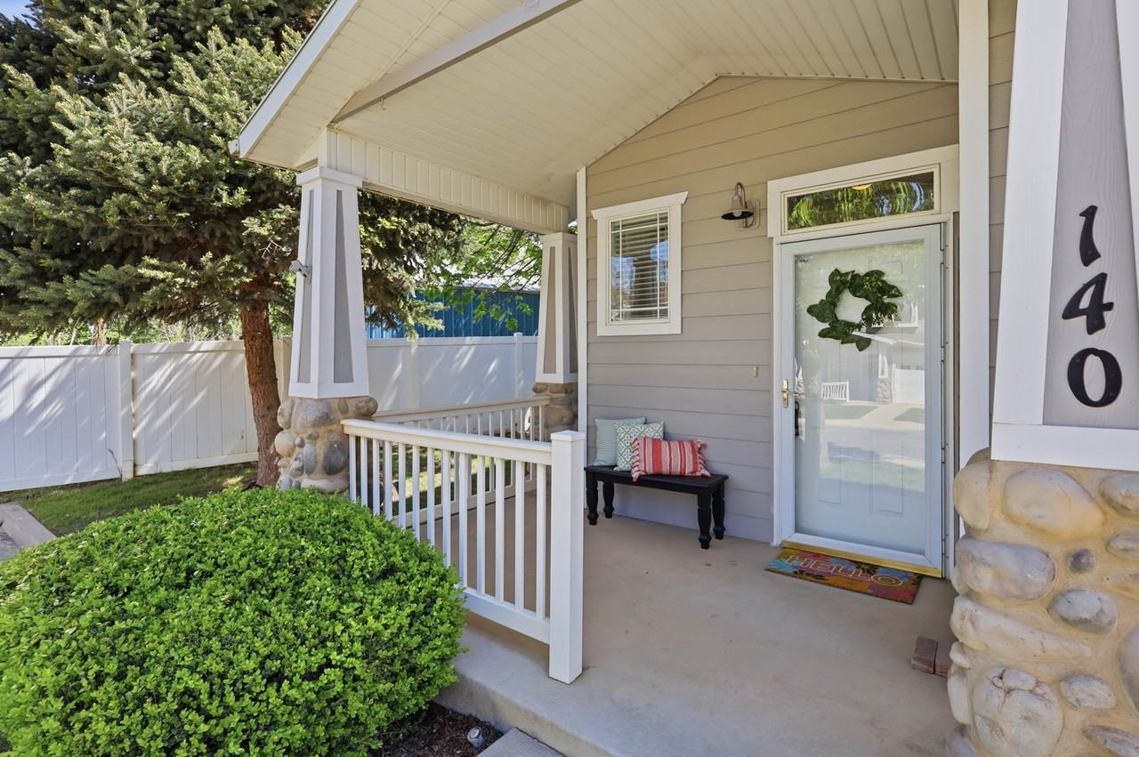 140 Bamberger Rd - Photo 4 of 41