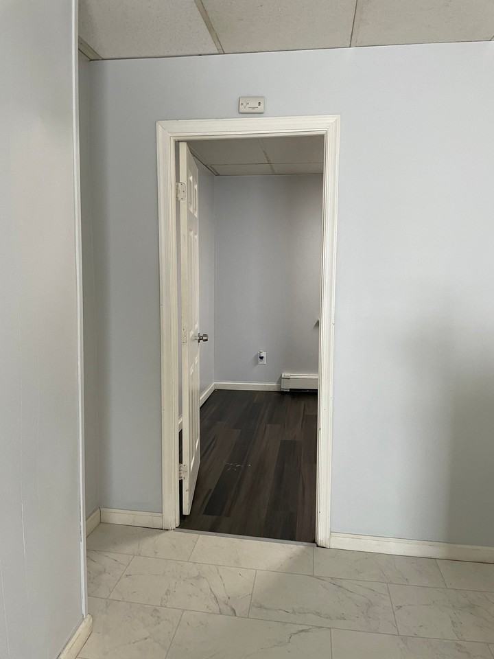 1111 Girard Ave #1111-1stFL - Photo 3 of 10