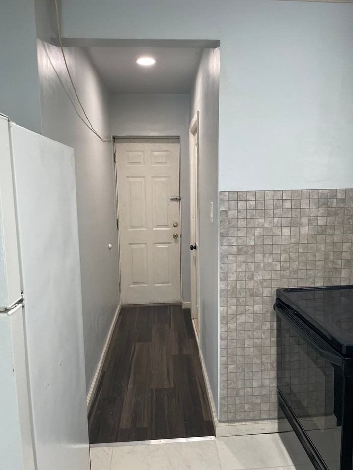 1111 Girard Ave #1111-1stFL - Photo 6 of 10