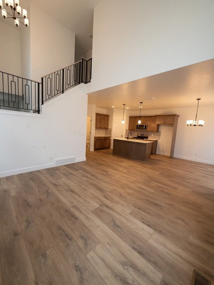 4409 S 1300 W - Photo 6 of 14