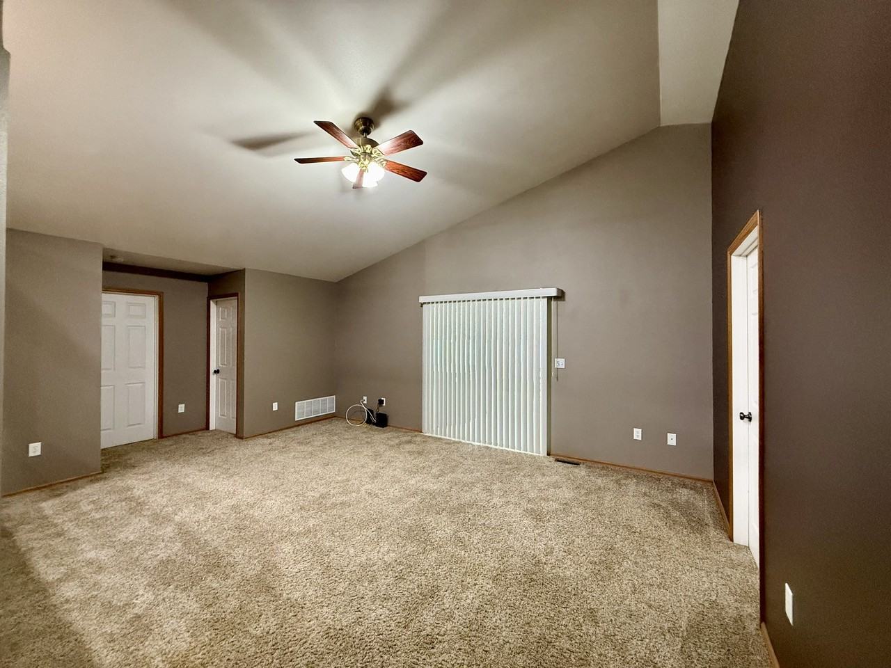 351 Springfield Dr - Photo 7 of 17