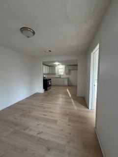 3216 2nd St - Photo 4 of 9