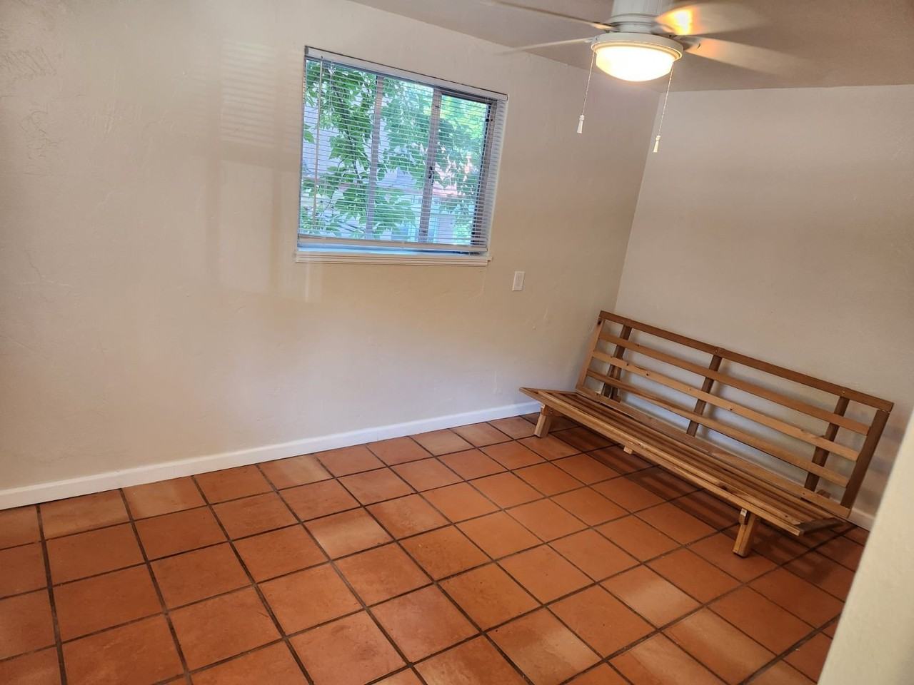 10 Deer Path Ave #3 - Photo 4 of 11