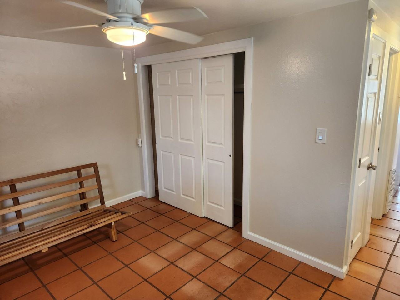 10 Deer Path Ave #3 - Photo 5 of 11