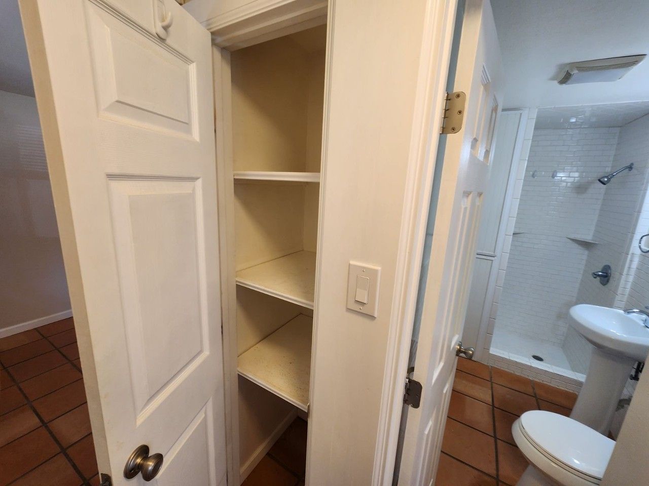 10 Deer Path Ave #3 - Photo 6 of 11