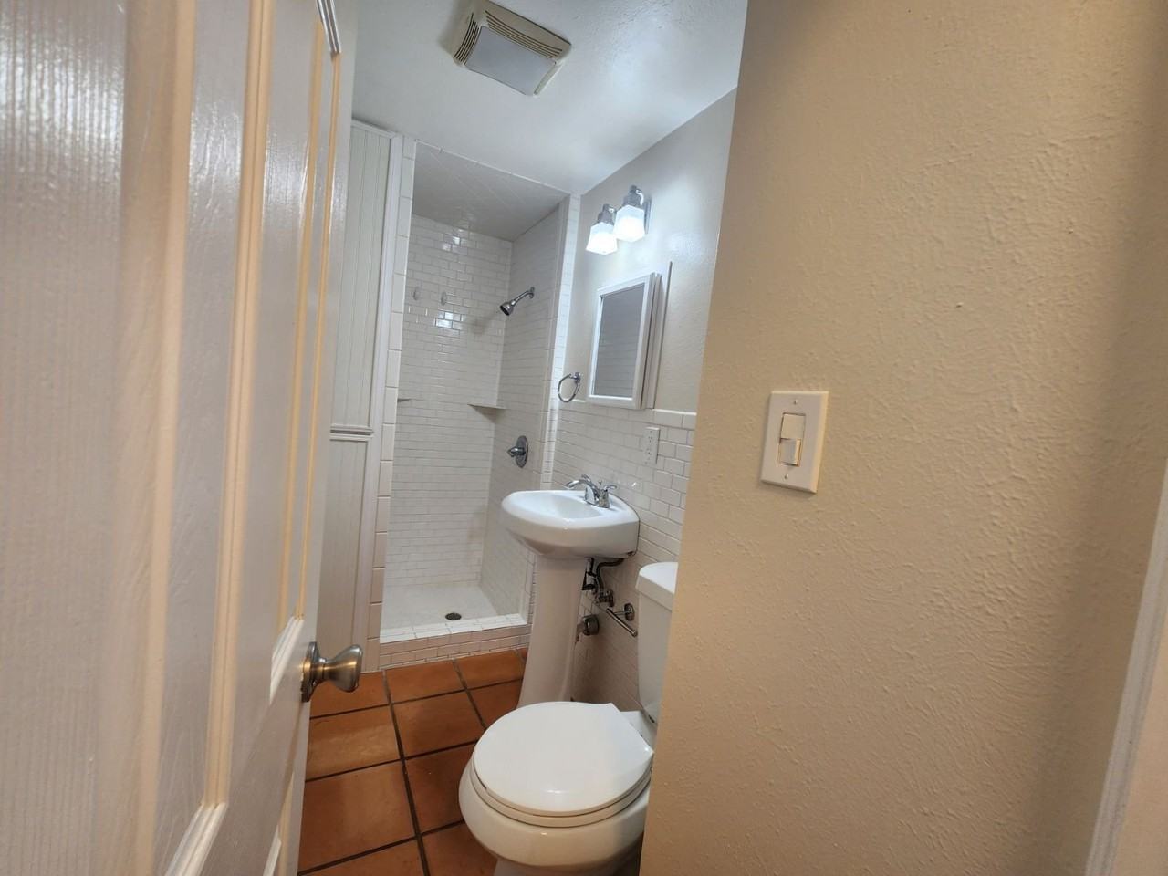 10 Deer Path Ave #3 - Photo 7 of 11