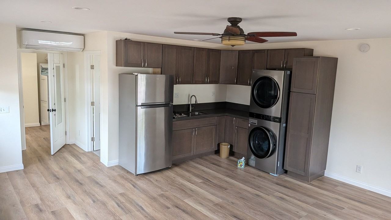 570 Carlo Dr #1 - Photo 2 of 5