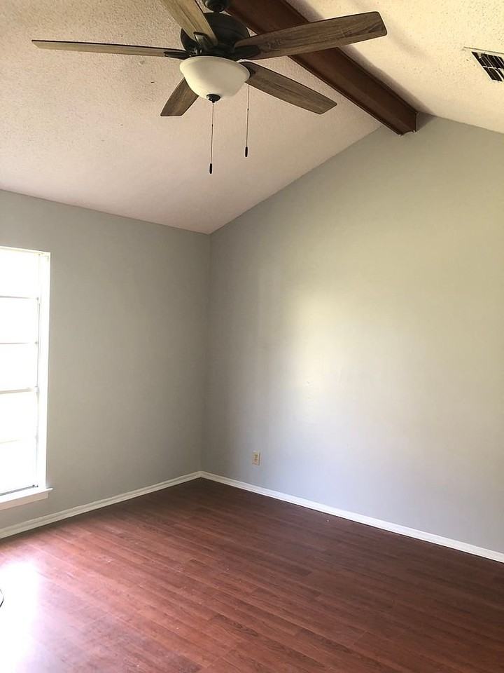 1149 Oakbrook Dr - Photo 5 of 13