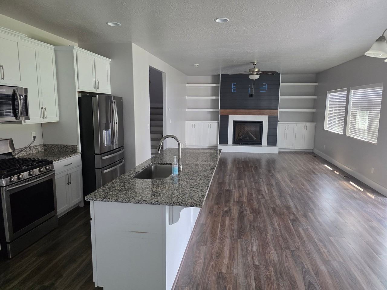 73 W Hillside Dr - Photo 4 of 20