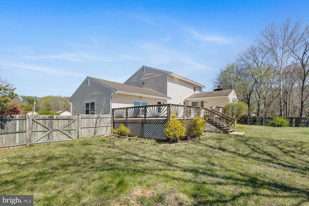 2037 Dewey Dr - Photo 5 of 13