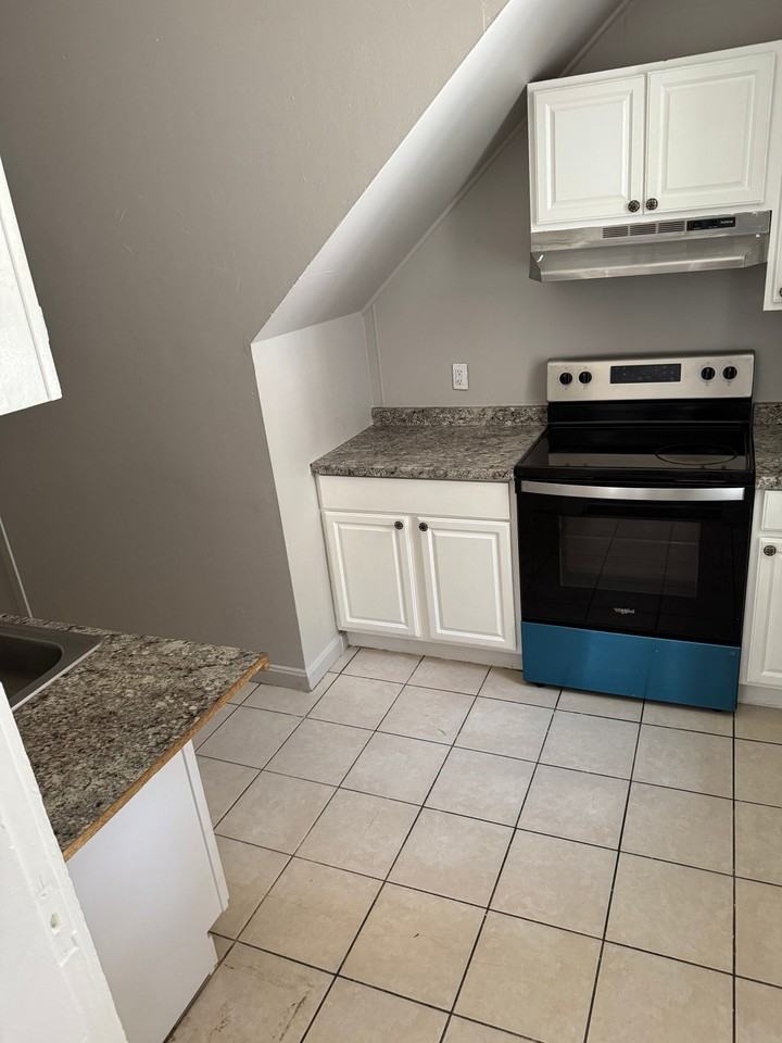 158 Prichard St #3 - Photo 2 of 7