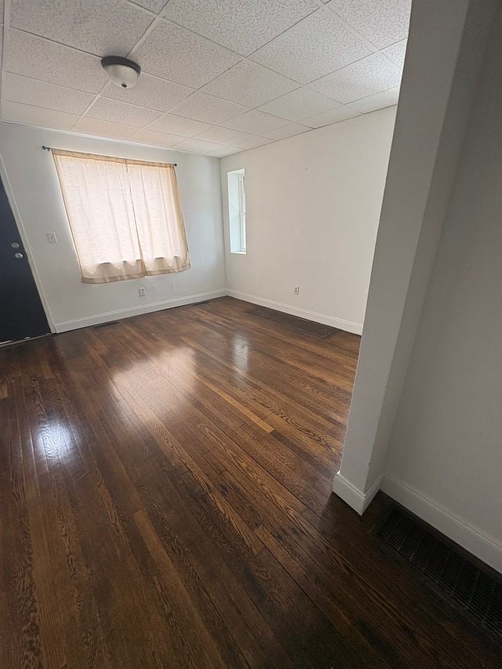 91 Maccorkle Ave Sw - Photo 2 of 7