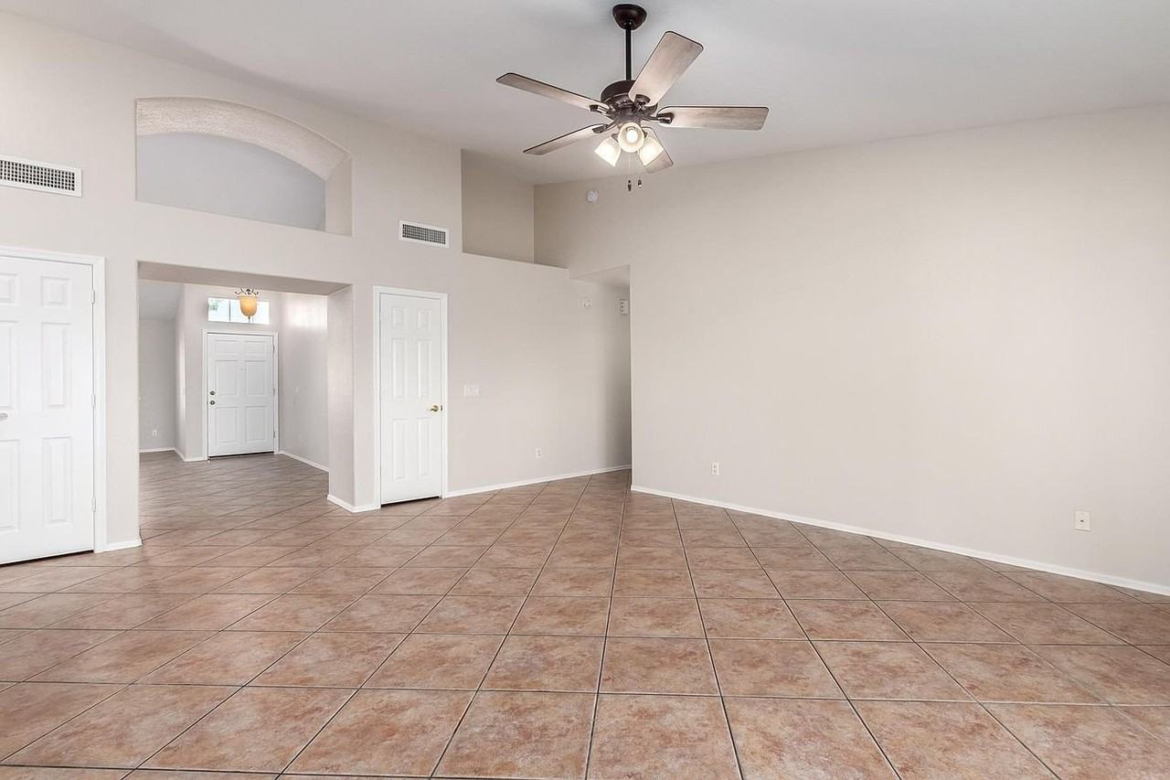 4830 W Geronimo St - Photo 3 of 19