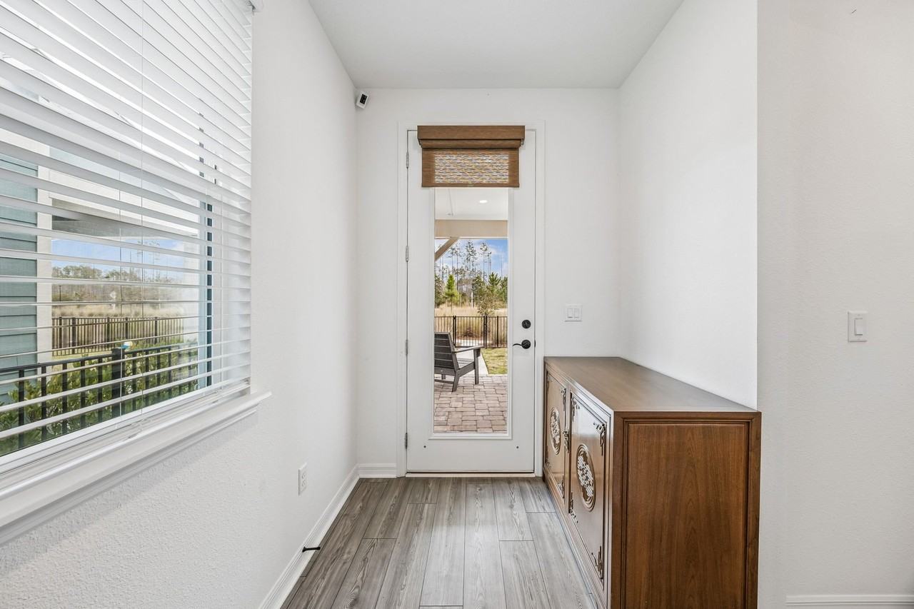 236 Hawthorn Park Cir - Photo 4 of 21