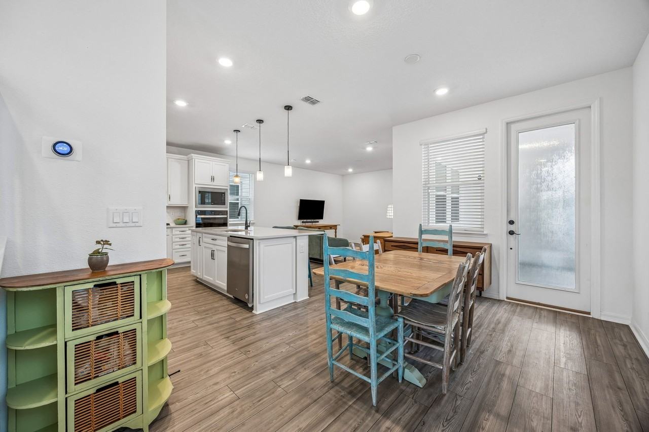 236 Hawthorn Park Cir - Photo 6 of 21