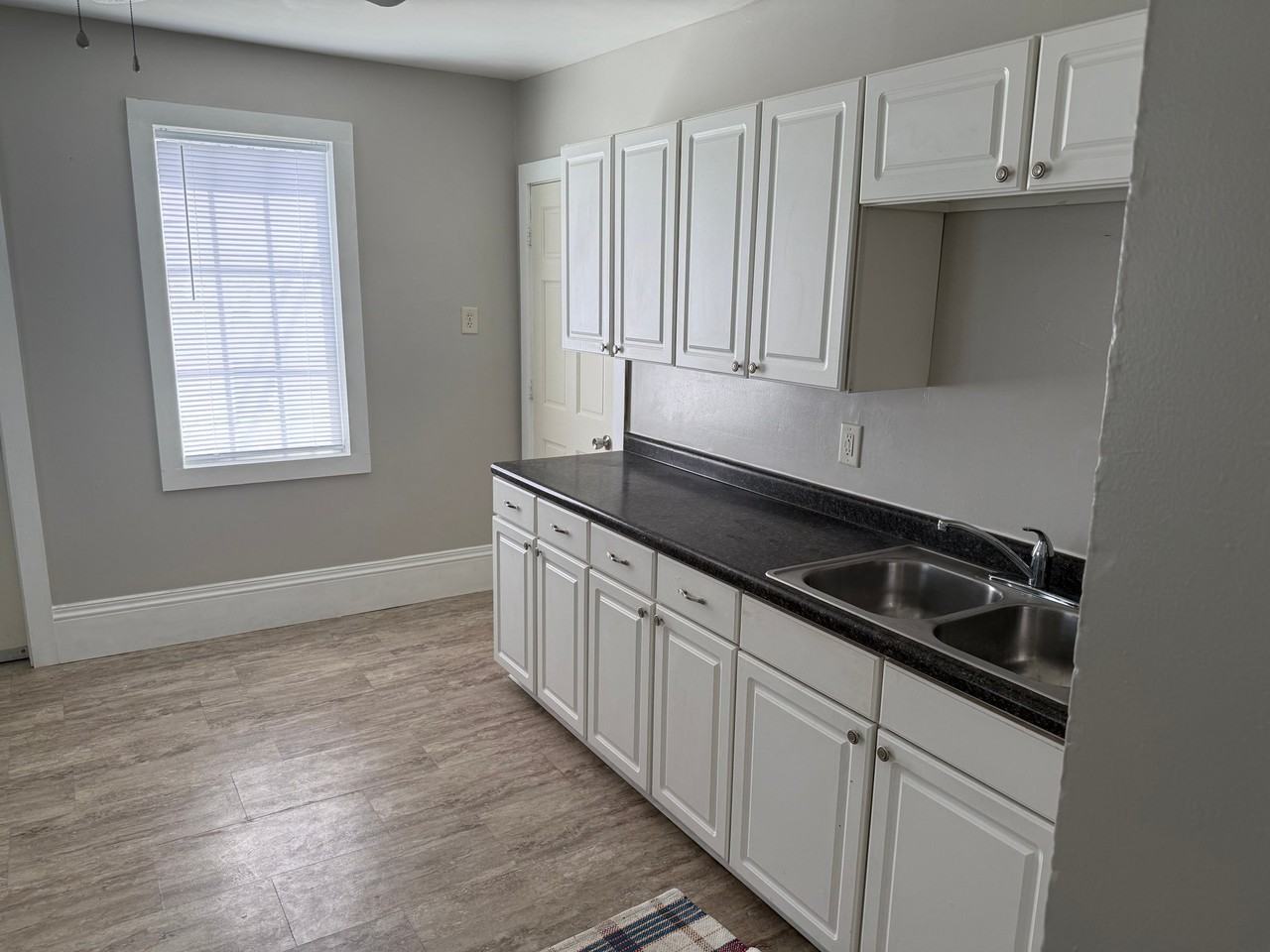 1214 Sherburne Ave #1 - Photo 5 of 10