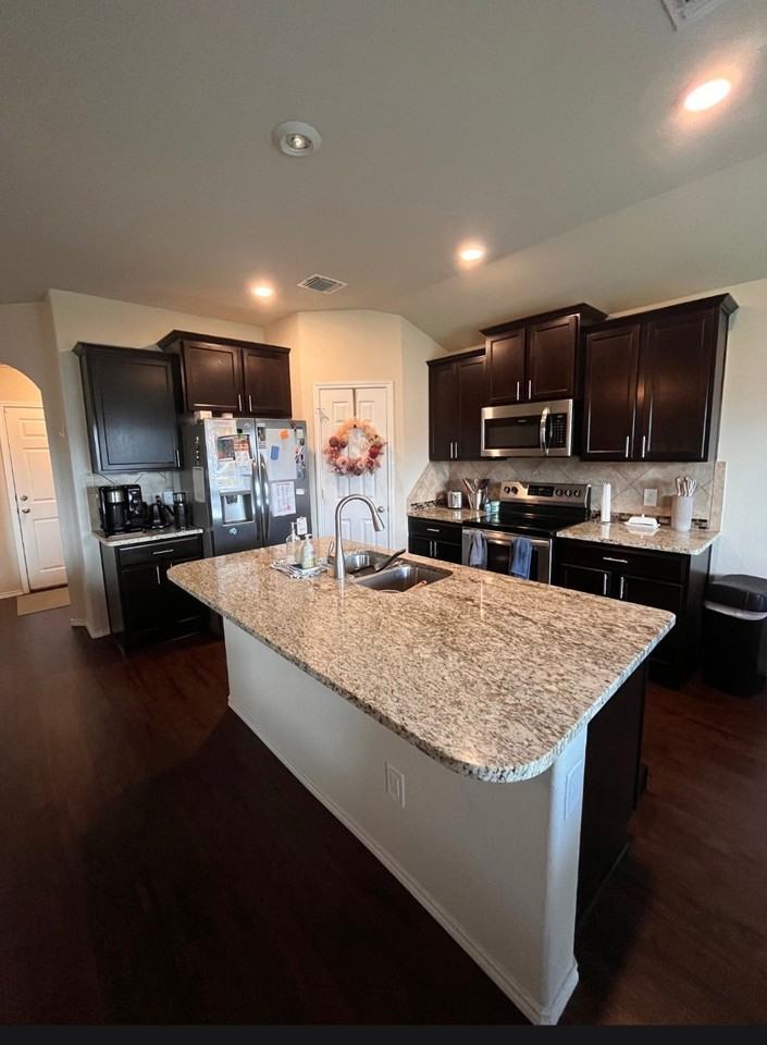 3116 Keathley Dr - Photo 3 of 8