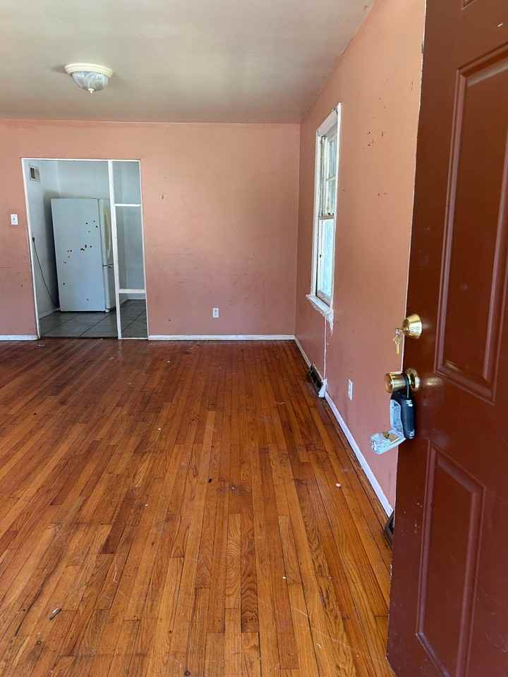 6998 Edison Ave - Photo 4 of 20