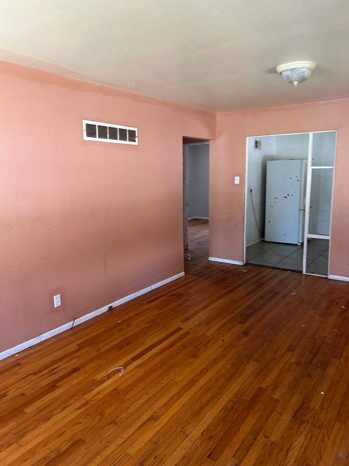 6998 Edison Ave - Photo 5 of 20