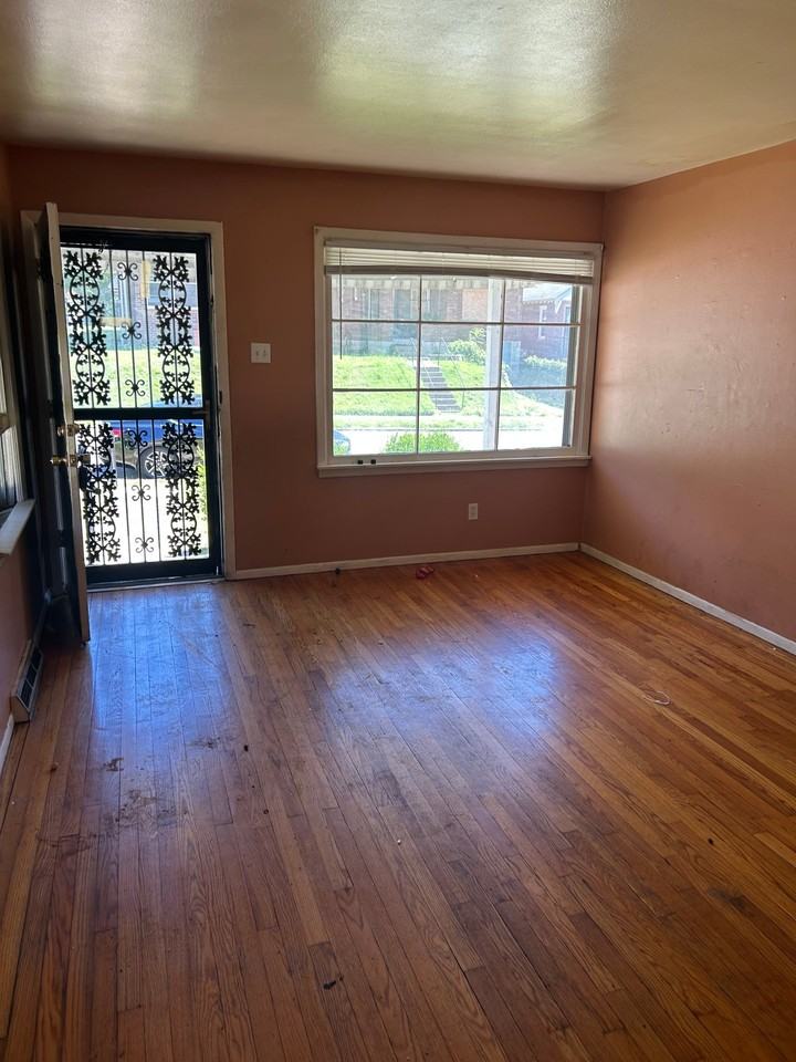 6998 Edison Ave - Photo 6 of 20