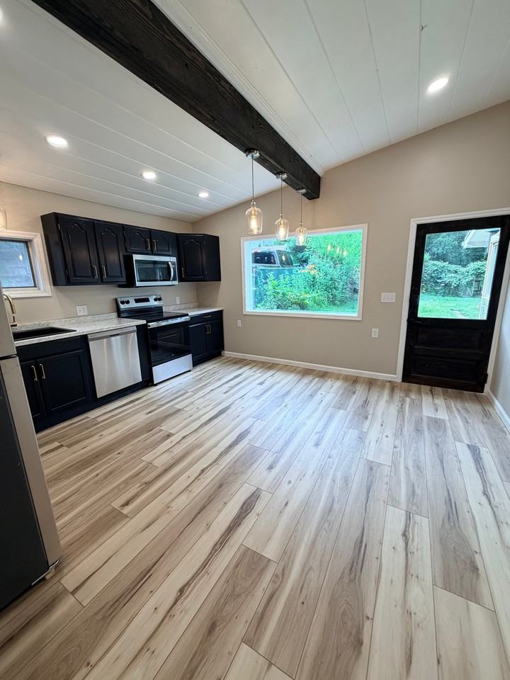 621 Pear St - Photo 2 of 23