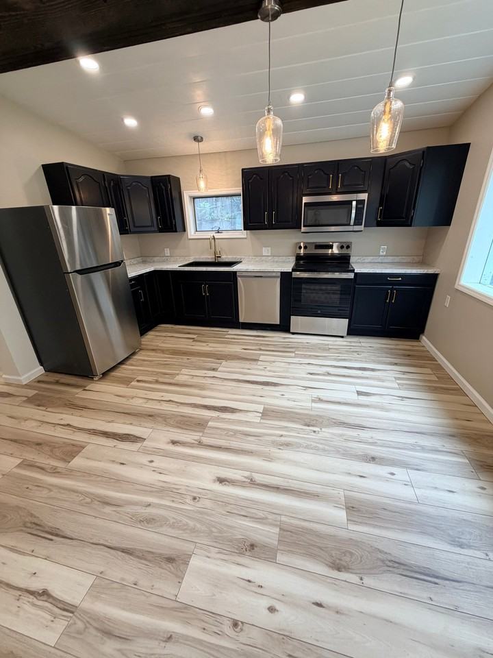 621 Pear St - Photo 3 of 23