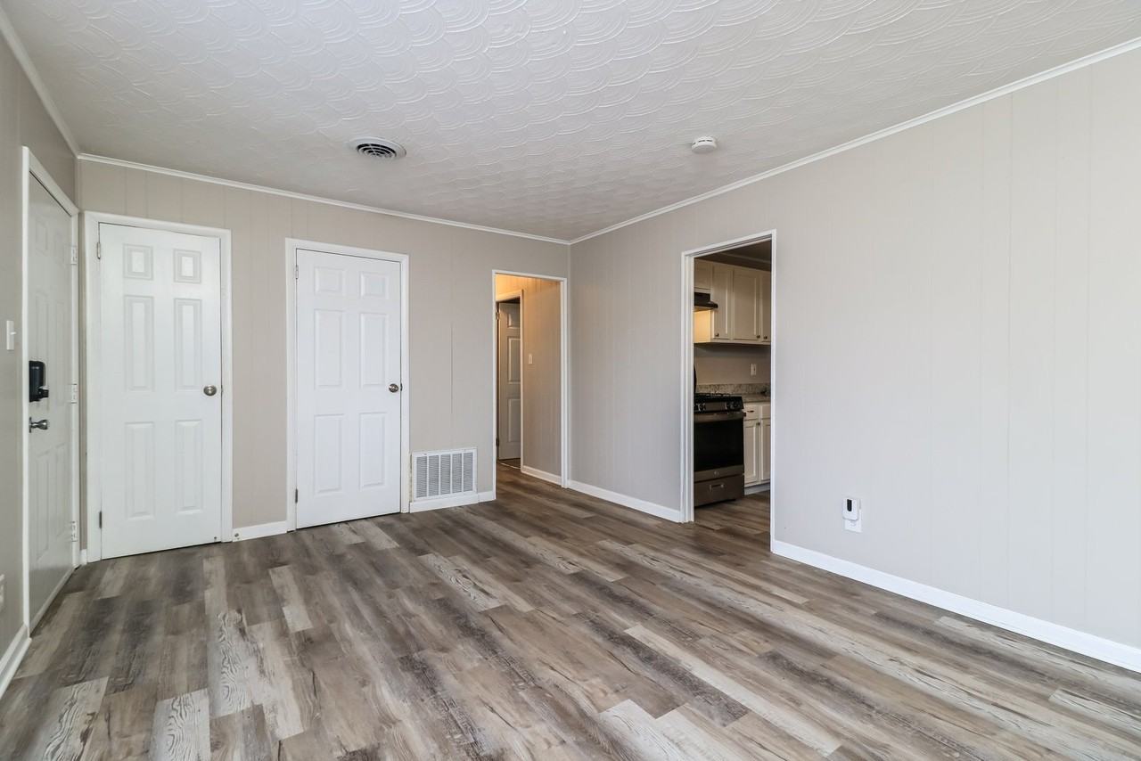 1907 Joy Ave - Photo 2 of 6