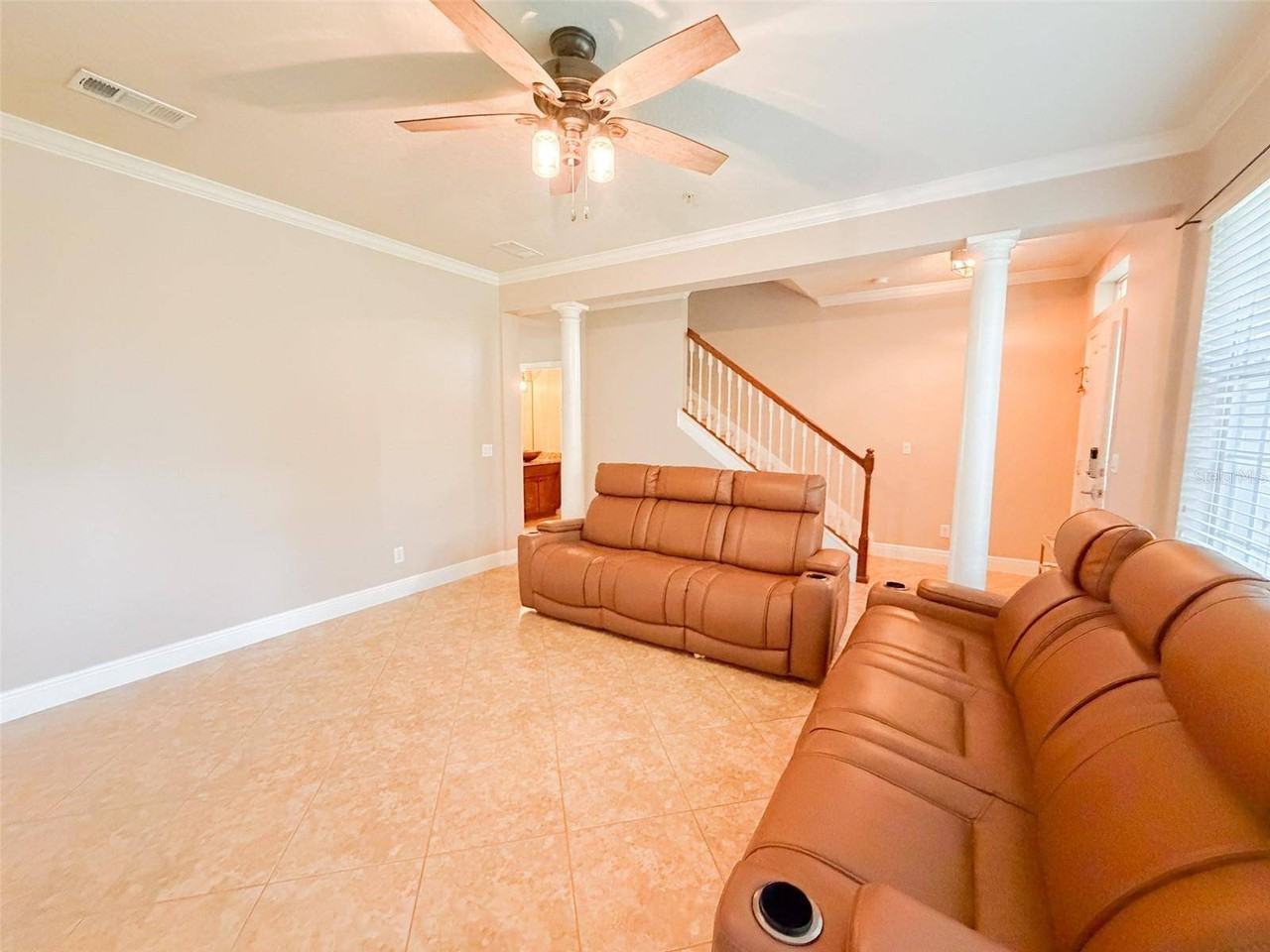5489 Baldwin Park St - Photo 4 of 19