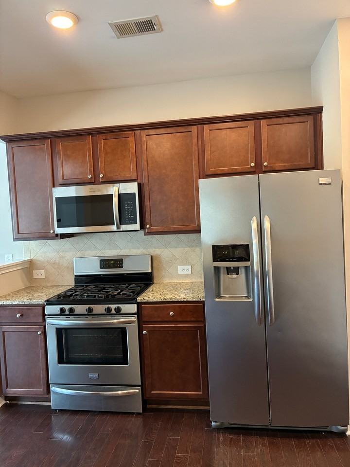 1335 Hampton Oaks Dr - Photo 5 of 20