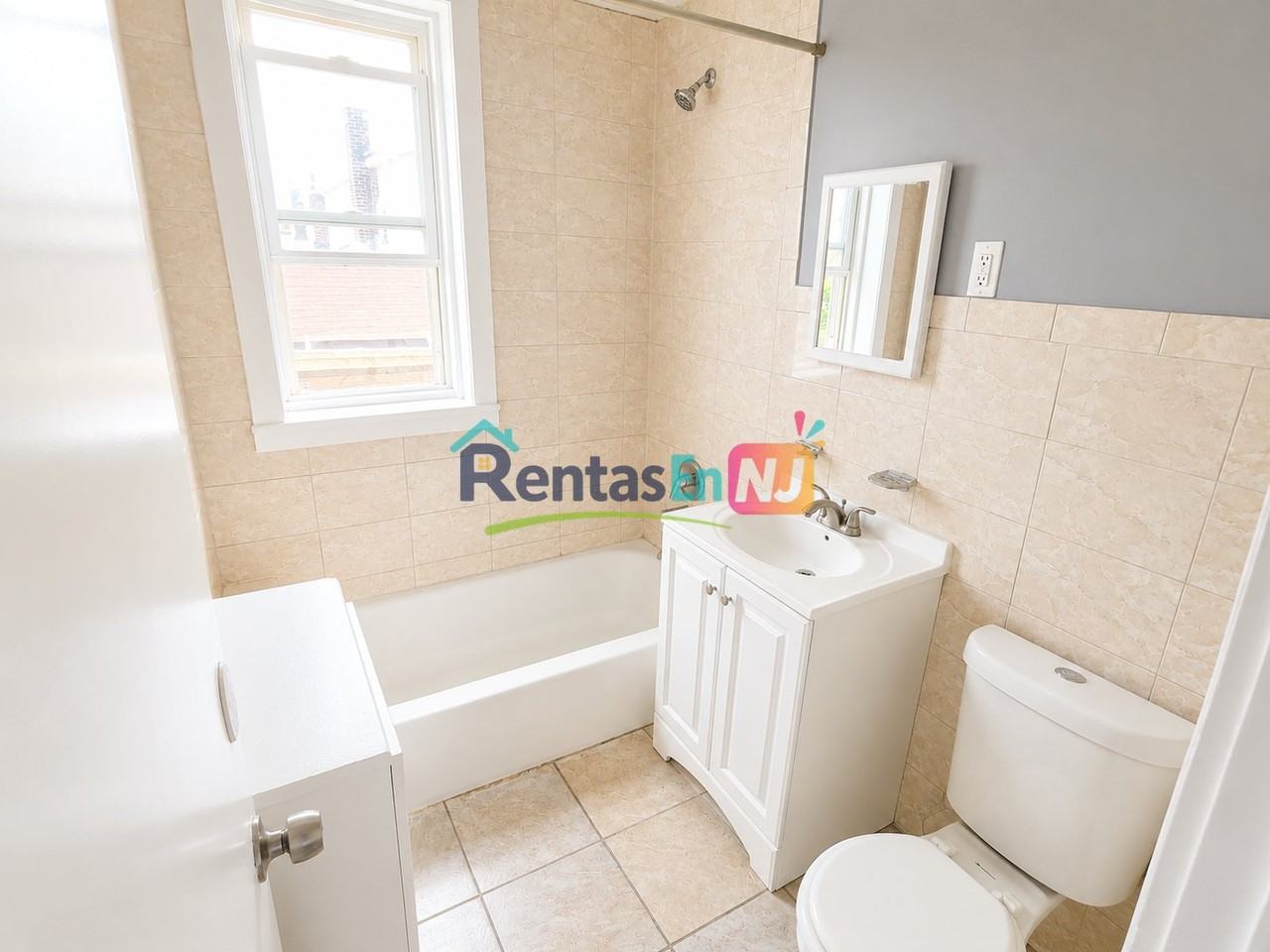 203 Shephard Ave #301 - Photo 2 of 5