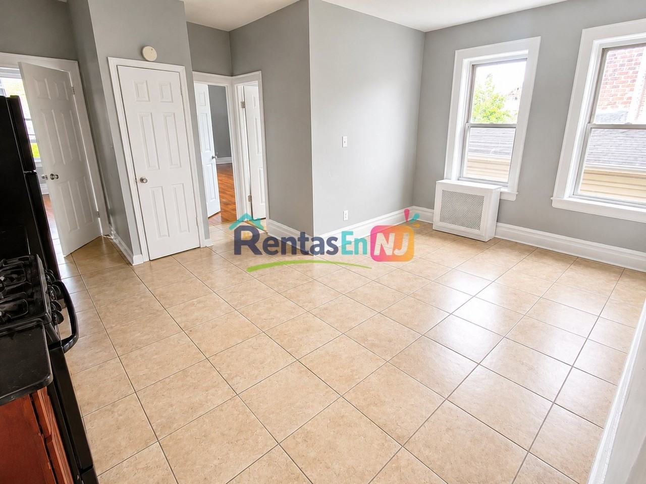203 Shephard Ave #301 - Photo 3 of 5